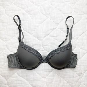 Aeire Women's T-Shirt Bra 32B Gray Lace Detailing Underwired